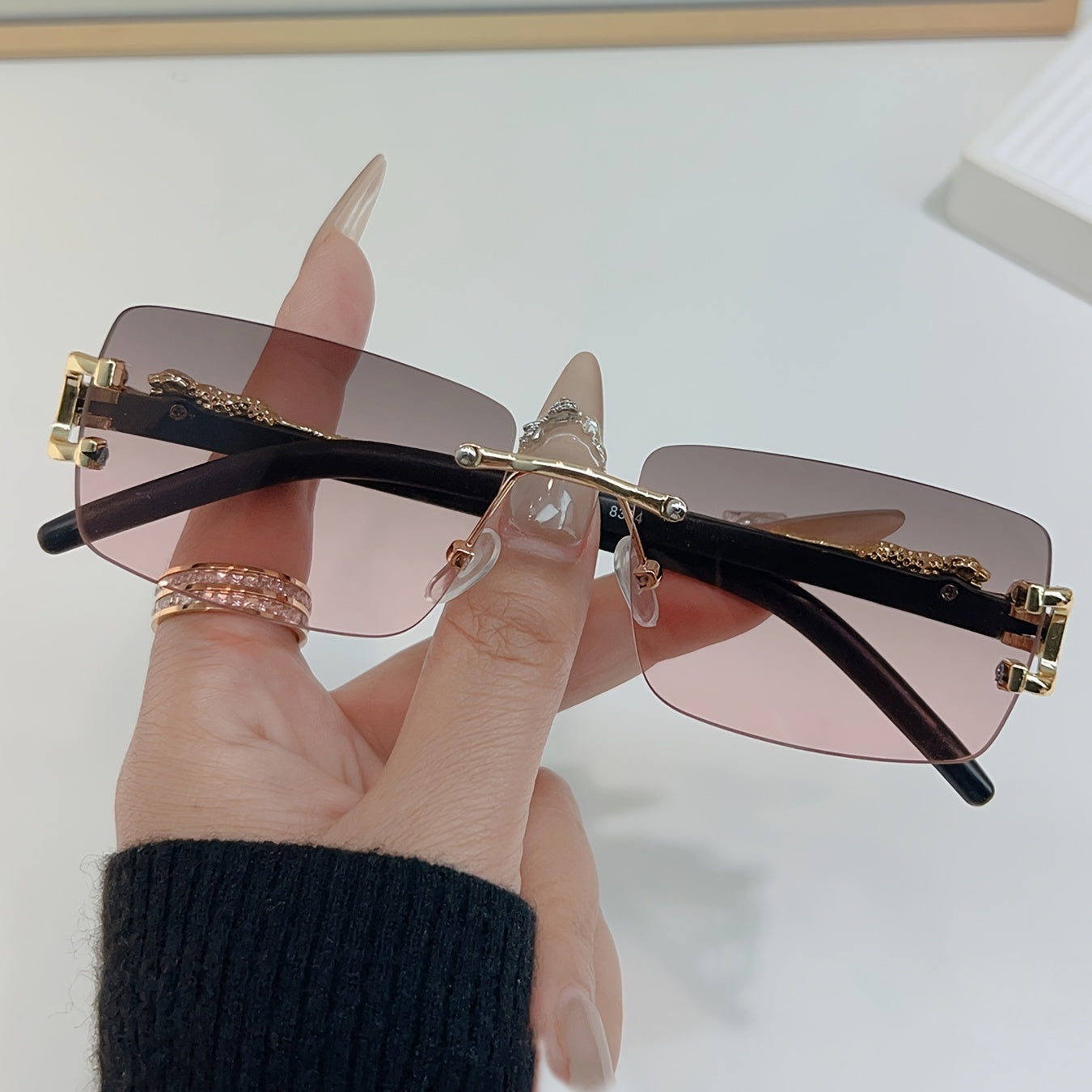 Minimalist, Chic Retro Rimless Fashion Glasses with Cheetah Accent